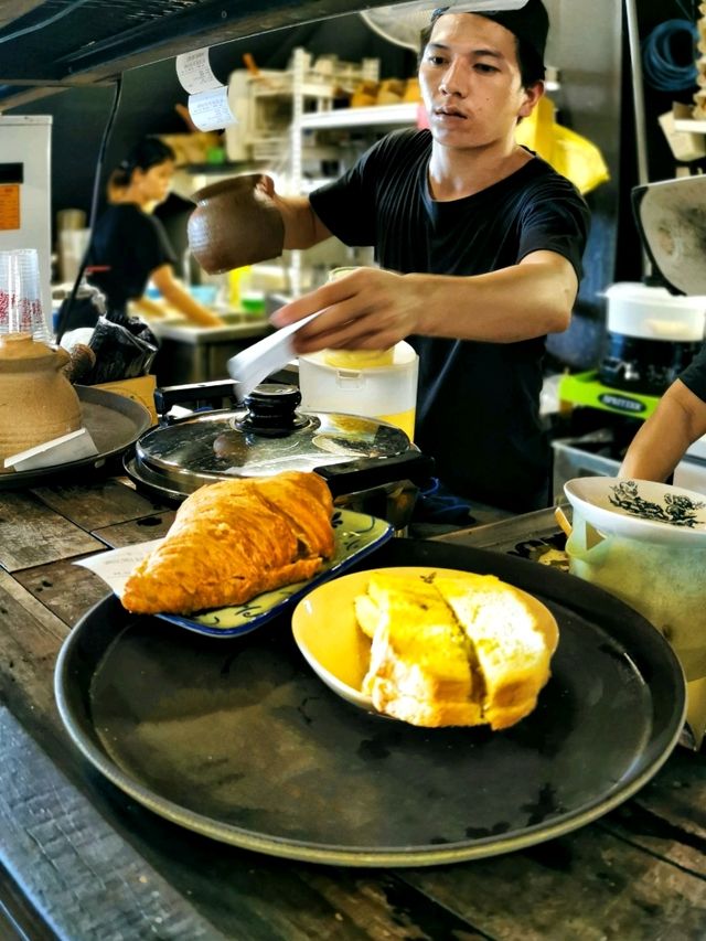 Unique Claypot Hainanese Coffee in KL! ☕