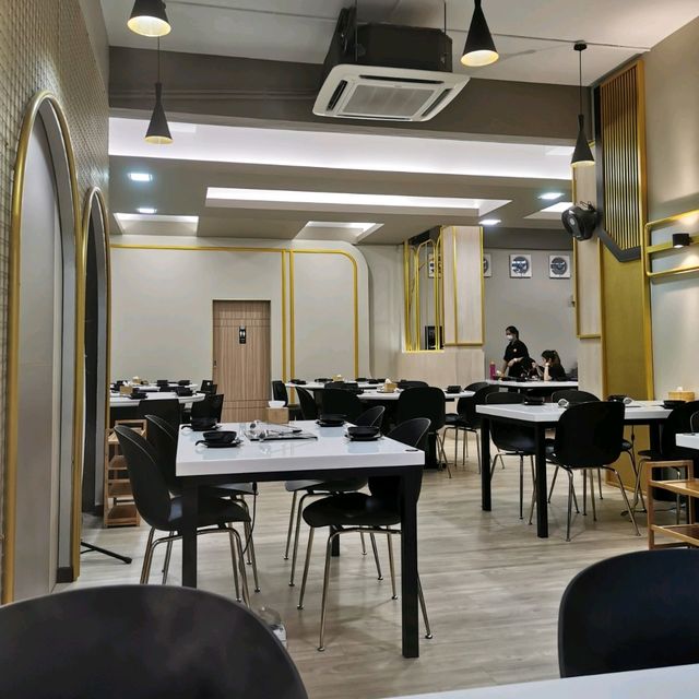 Fresh Food and Good Soup of Hot Pot