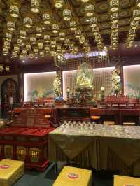 ขอพรที่ Buddha Tooth Relic Temple