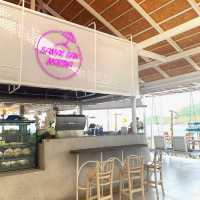 แสมสารมารีน่า คาเฟ่ & ที่พักริมทะเล🌊