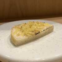【大阪・堺東】気に入った料理がお代わりできる「炭火とワインと純米酒 King Momo」