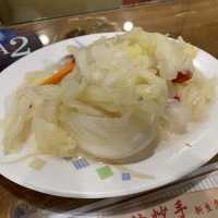 台湾　桃園　中壢　十三張紅油抄手　新生店