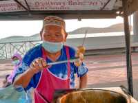 ตลาดถนนคนเดิน สตรีทฟู้ดฮาลาล 
