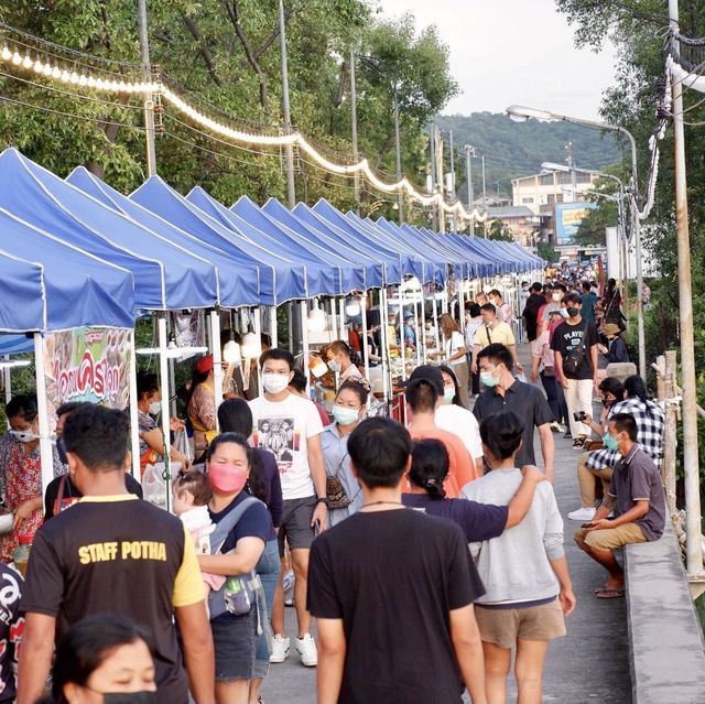 แมงกะพรุนพ่นไฟ น้ำจิ้มสุดแซ่บ ร้านอร่อยเด็ดชลบุรี