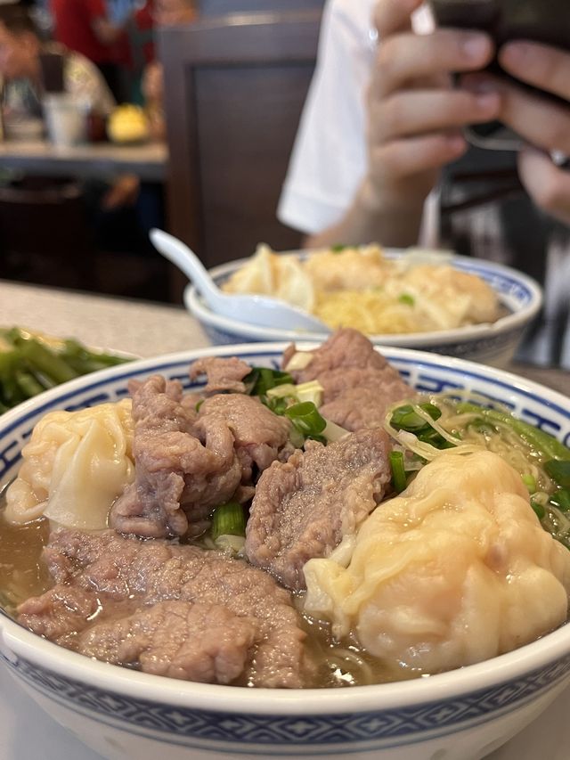 미슐랭이 인정한 완탕면 맛집, 침차이키🍜