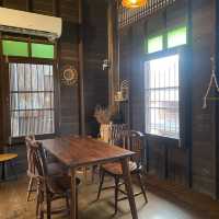 Old House Cafe ย่านเมืองเก่าระยอง ถ.ยมจินดา