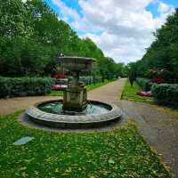 EXCEPTIONALLY GORGEOUS PARK IN THE MIDDLE OF LONDON!