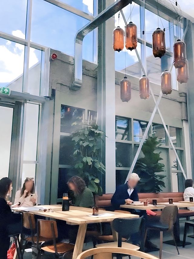 유럽 감성 제대로! 네덜란드 벤로 대형 카페 mout🥂