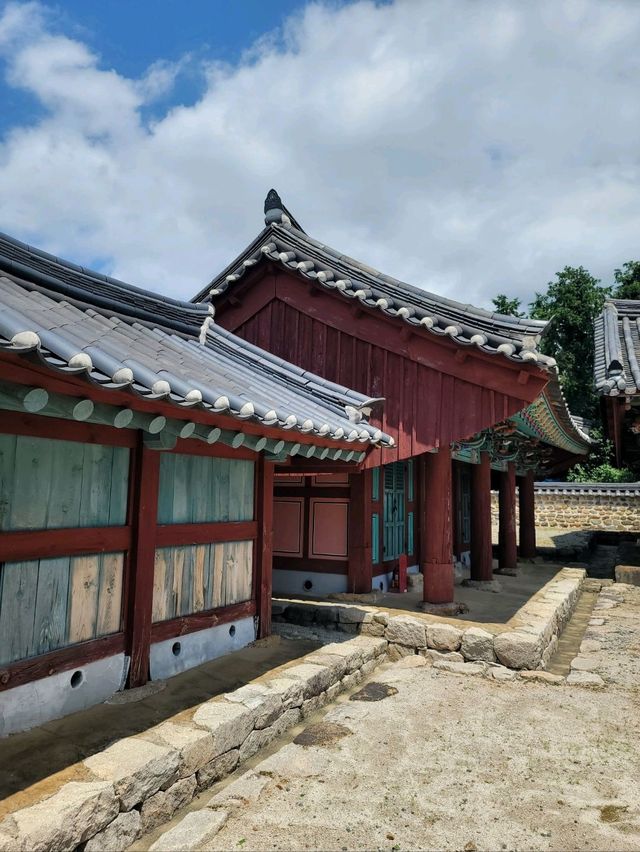 경남 유형문화재로 지정된 거제향교✨️