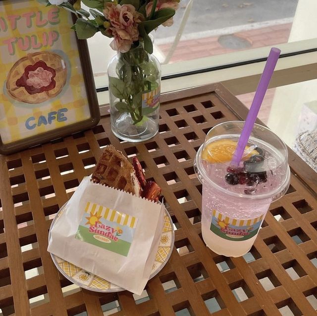 คาเฟ่สุดคิ้ว ย่านปิ่นเกล้า💕