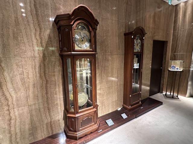 東京・銀座。時計のデザインがディズニーに！銀座4丁目『SEIKO HOUSE GINZA』の時計塔