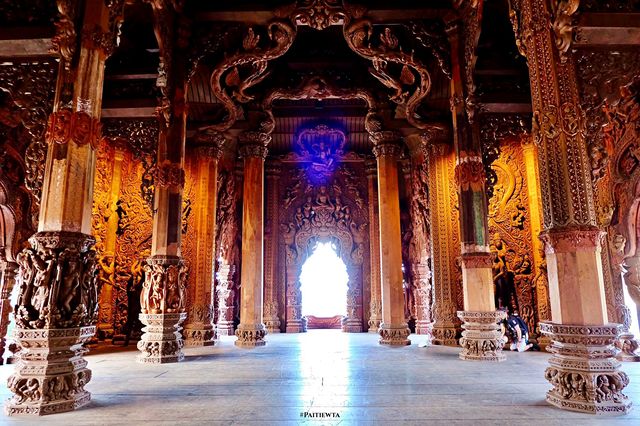 ปราสาทสัจธรรม พัทยา ชลบุรี