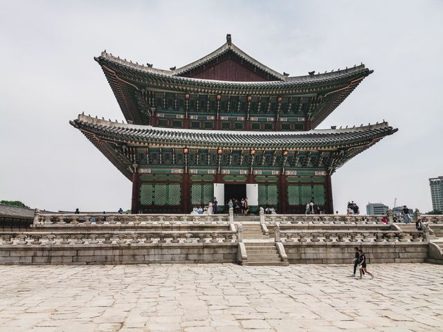 ใส่ฮันบก เดินชม Gyeongbokgung Palace กันค่ะ