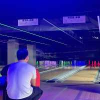 江門市-充滿霓虹燈的保齡球場🎳