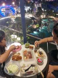 ที่พักมีสวนน้ำสุดฟิน หาของกินได้ถูกใจ @ พัทยา