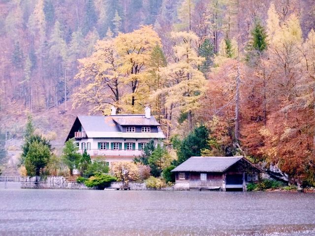 Stunning Autumn in Hallstatt Austria