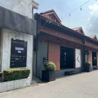 Bangkok Warehouse 30 - chic art galleries 
