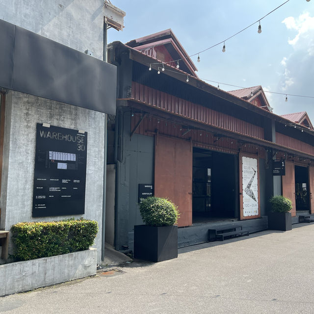 Bangkok Warehouse 30 - chic art galleries 