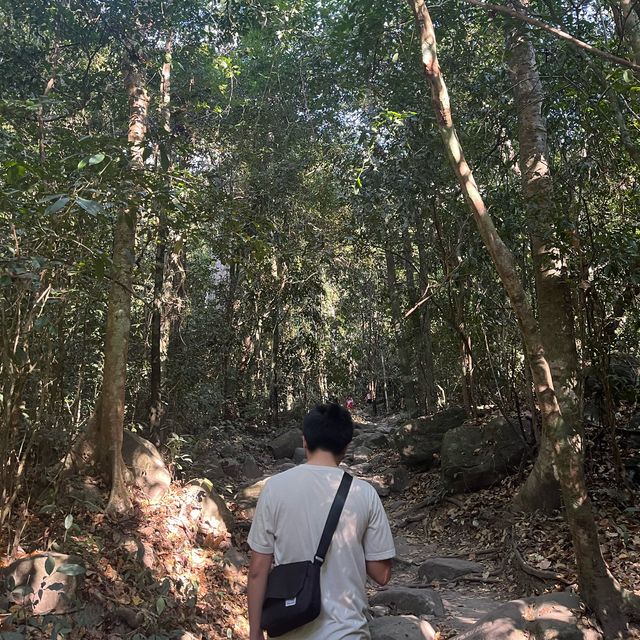 ให้ไปขุนเขาโอบกอดที่น้ำตกเขาชะเมา
