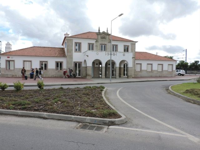 【葡萄牙】埃武拉火車站：瓷磚舊建築，拍攝建築照片好地方