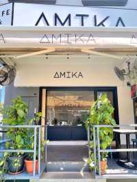 Amika Cafe & Bar