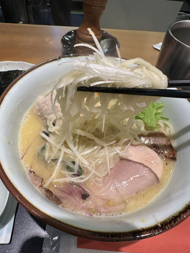 豚骨ラーメンに飽きたらこちらっ？？