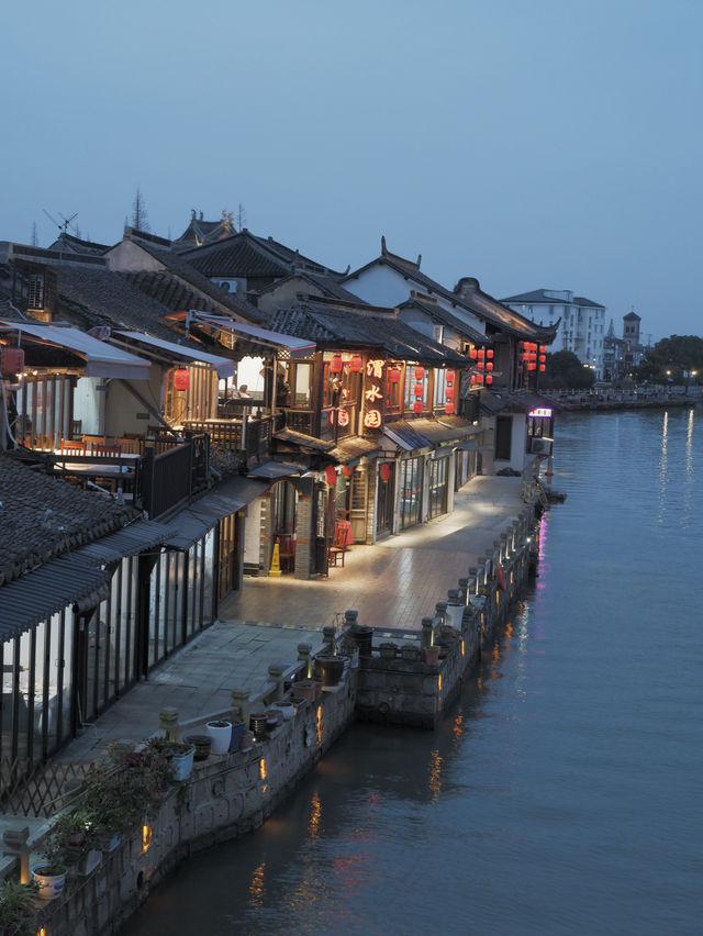 上海朱家角，夜景不要去放生橋，要去泰安橋