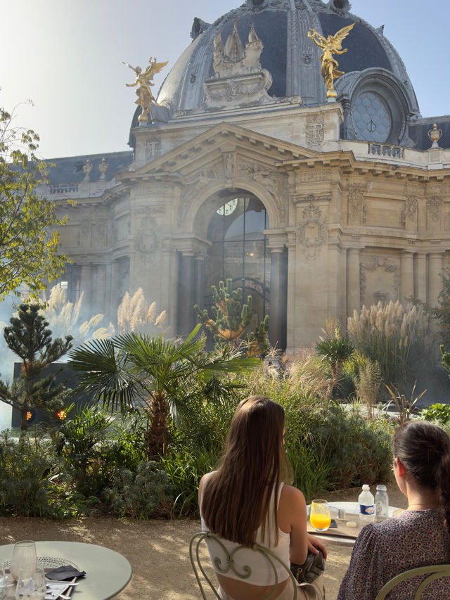 【パリ】まるで古代の神殿！幻想的すぎる無料インスタ映えスポット🇫🇷🕌🌿