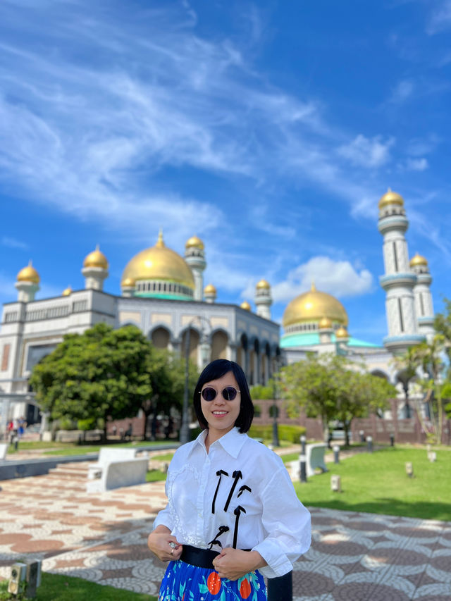 Largest mosque in Brunei