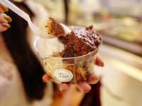ร้านโยเกิร์ตเจ้าดังใน Emsphere !