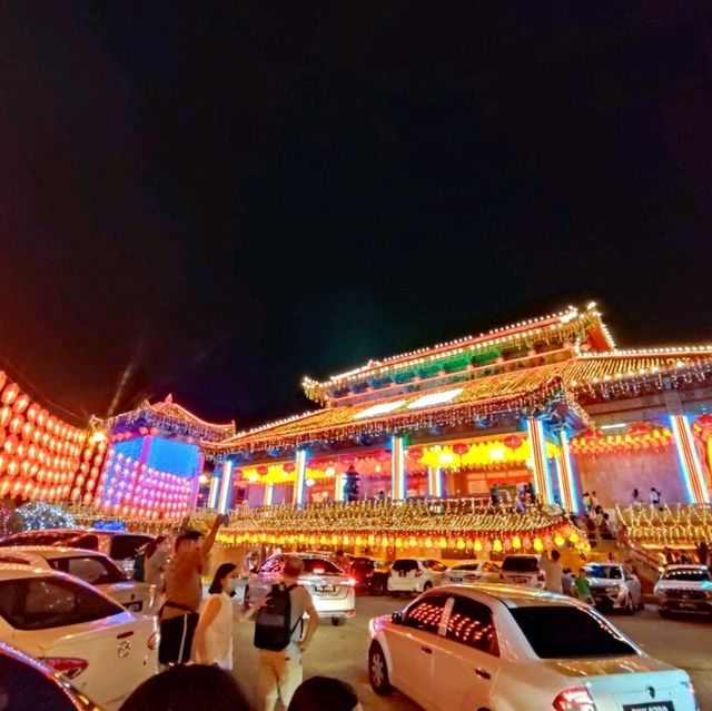Kek Lok Si Temple's Stunning Light Display