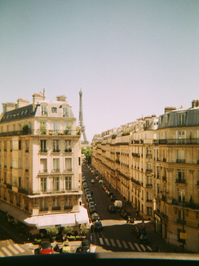 에펠탑 뷰 호텔하면 여기 아니겠어? le metropolitan paris