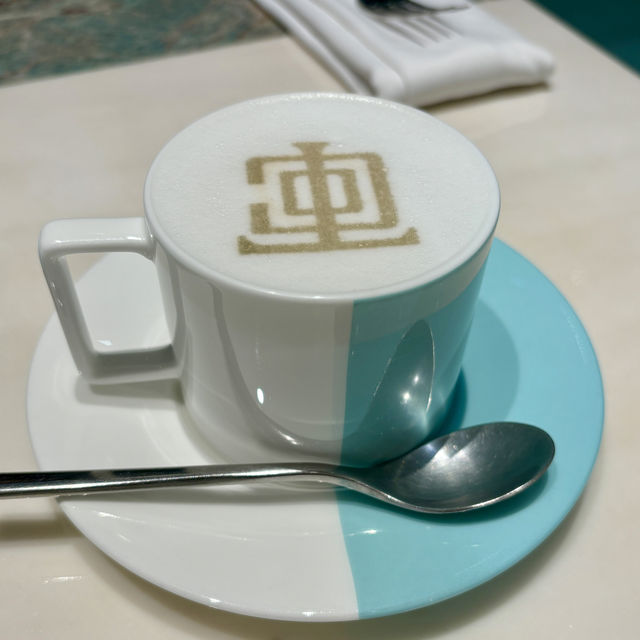 【香港・尖沙咀】アジア初出店のティファニーカフェ「The Tiffany Blue Box Café」
