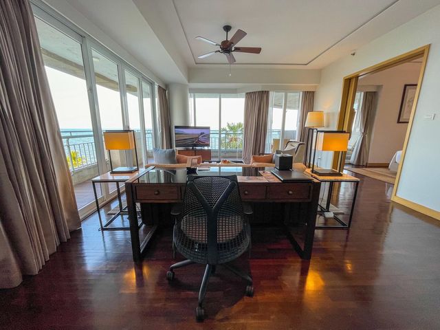 🏢 Hilton Hua Hin Resort and Spa
