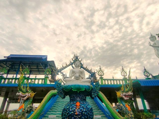 สักการะพระพุทธลีลา มณีนาคราช