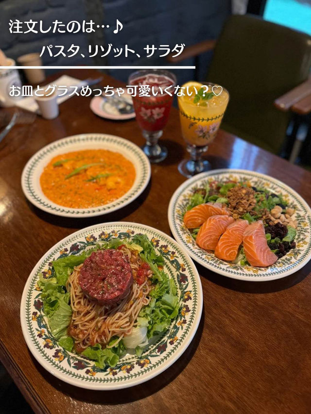 【韓国旅行】 ホットプレイス延南洞の高評価ユッケパスタ