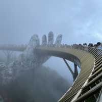 巴拿山-全球最長與最大落差單䌫吊車與栩栩如生的佛手金橋