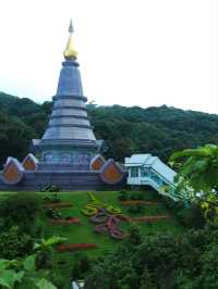 พระมหาธาตุนภเมทนีดล&พระมหาธาตุนภพลภูมิสิริ