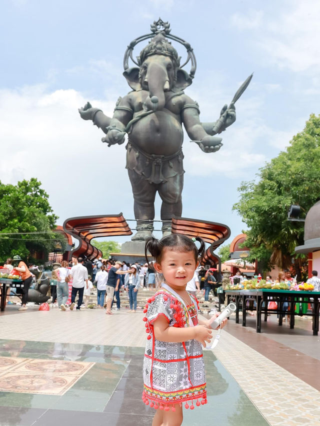 องค์พ่อพระพิฆเนศองค์ยืนที่ใหญ่ที่สุดในโลก