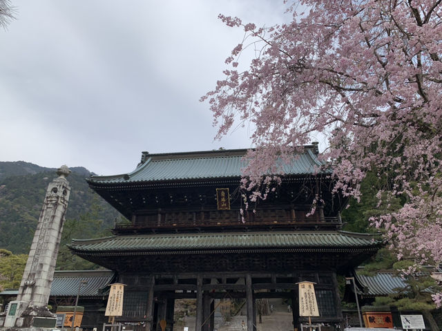 身延山　久遠寺
