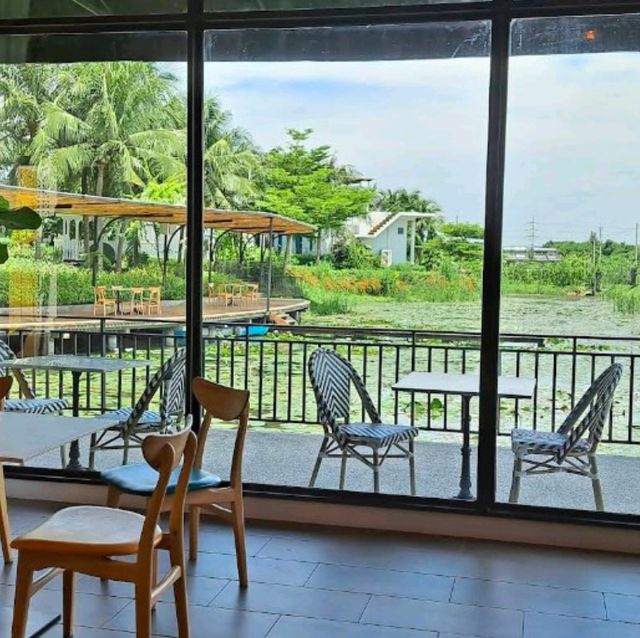 Chapter 2 คาเฟ่หัวหิน