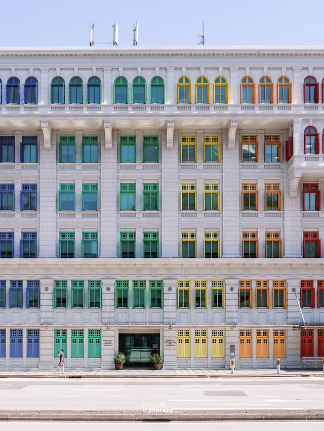 ตึกสีสันสดใส old hills street police station