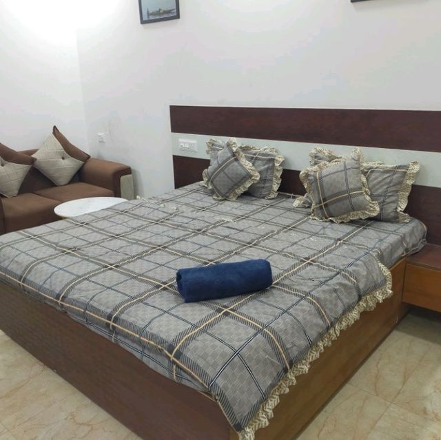 Fully Furnished Luxurious Studio Apartment in Gaur City Centre Greater Noida West 