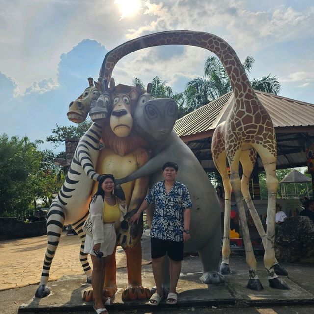ที่เที่ยวครอบครัว   สวนสัตว์เปิดเขาเขียว  ชลบุรี