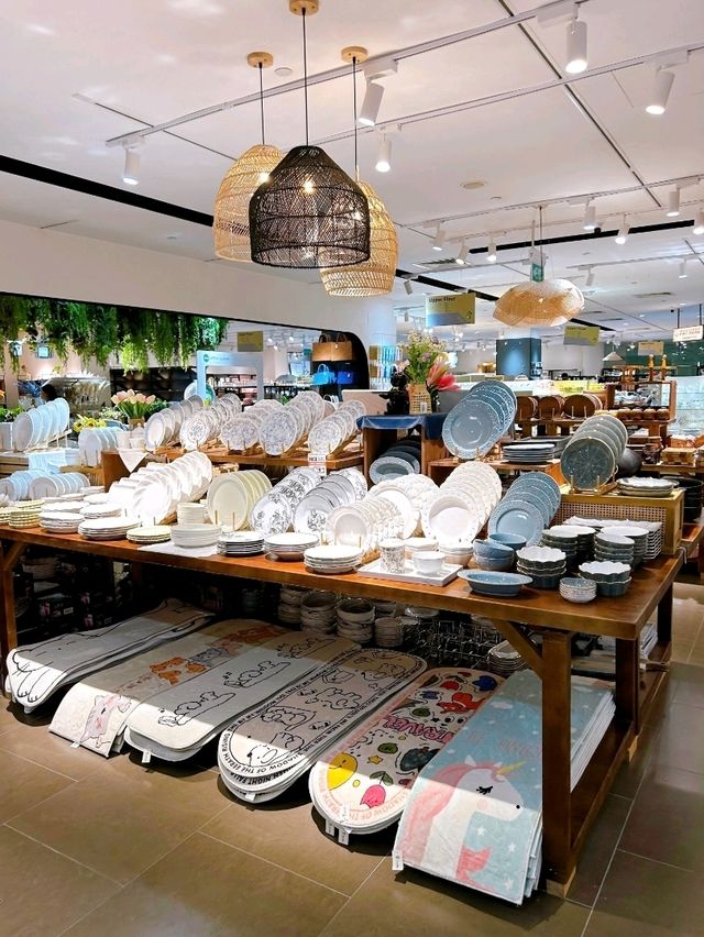 Turtle: Your Go-To-Spot for Stylish Finds in Singapore 