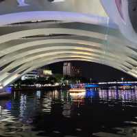 高雄愛河夜遊船河的浪漫體驗✨