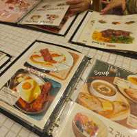Mil Toast House ร้านขนมหวานฉ่ำๆ