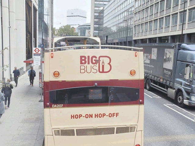 雙層巴士bigbus遊倫敦， 倫敦塔橋遊泰晤式河