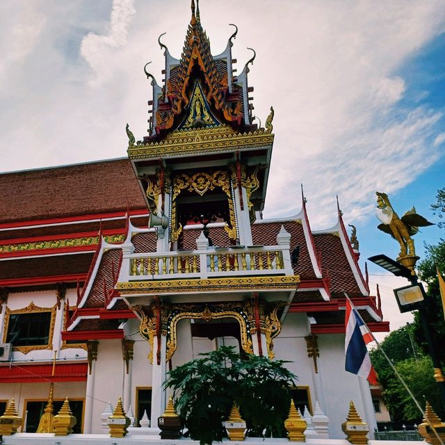 泰國曼谷著名河濱古跡皇家寺廟景點:Wat Thepleela，適合拍照📸打卡。