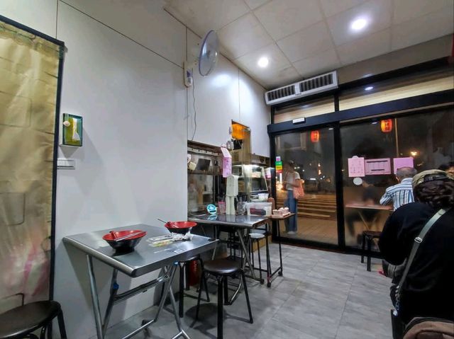 พามาร้านก๋วยเตี๋ยวLocalๆ สไตล์ร้านคุณลุงคุณป้า